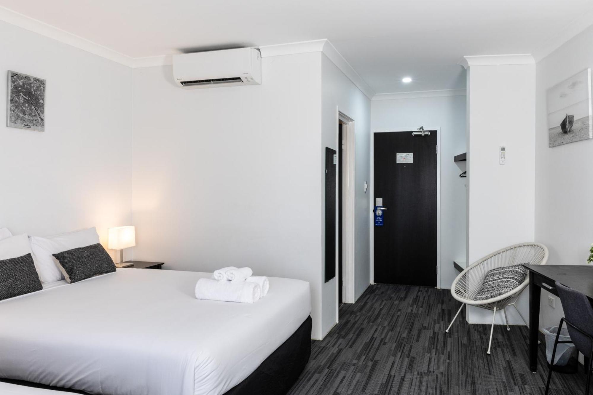 Joondalup City Hotel Perth Exteriör bild
