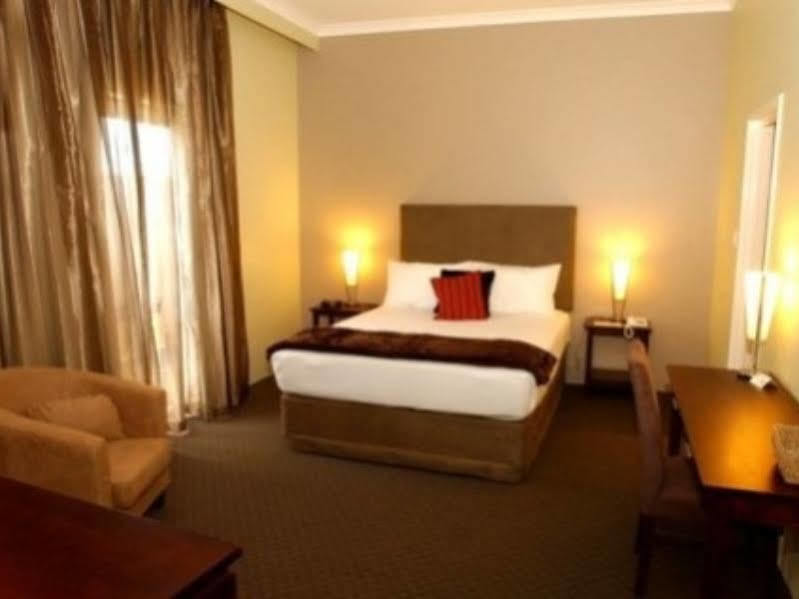 Joondalup City Hotel Perth Exteriör bild
