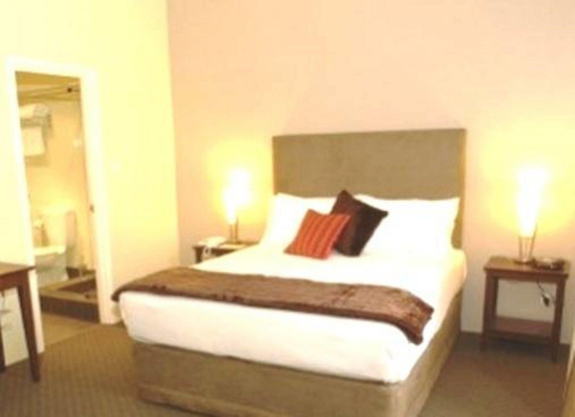 Joondalup City Hotel Perth Exteriör bild