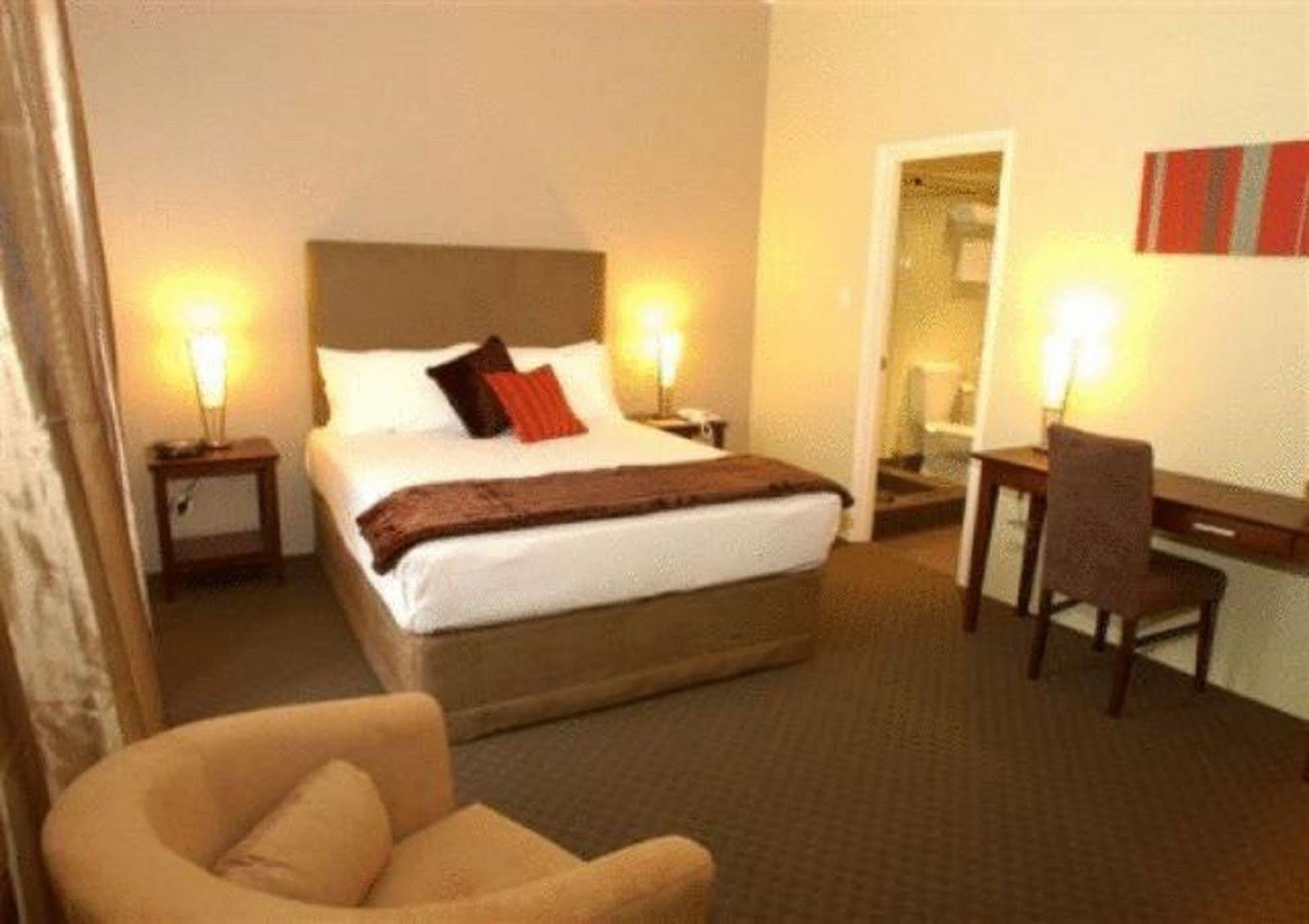 Joondalup City Hotel Perth Exteriör bild