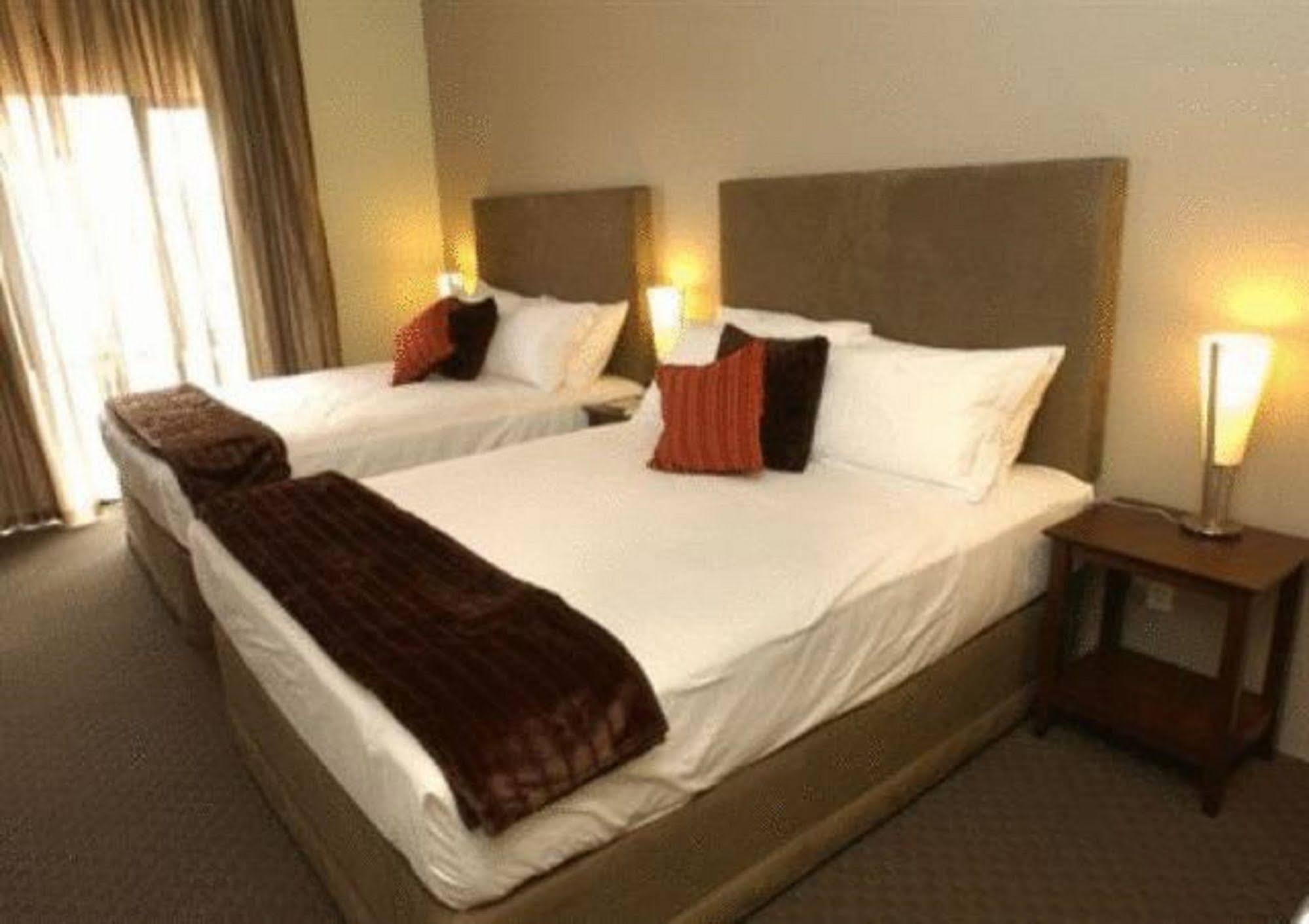 Joondalup City Hotel Perth Exteriör bild